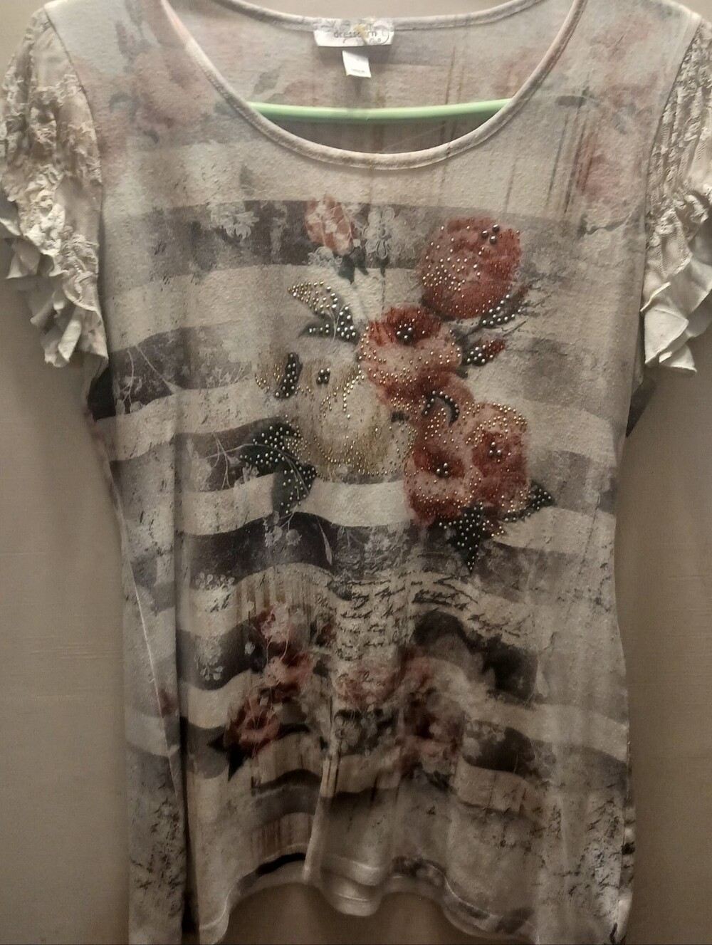 New York & Company Cream, Gray & Dusty Rose Floral Stripe Short Sleeve Top